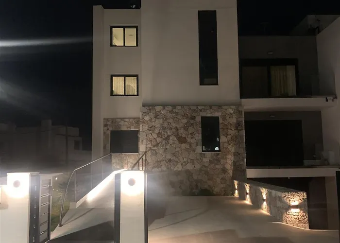 Sea View Sunrise Luxury شقة